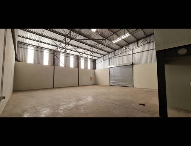 350M² WAREHOUSE TO LET IN WYCHWOOD